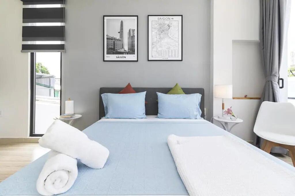 Cozrum Homes Delightful Corner Ho Chi Minh City Exterior photo