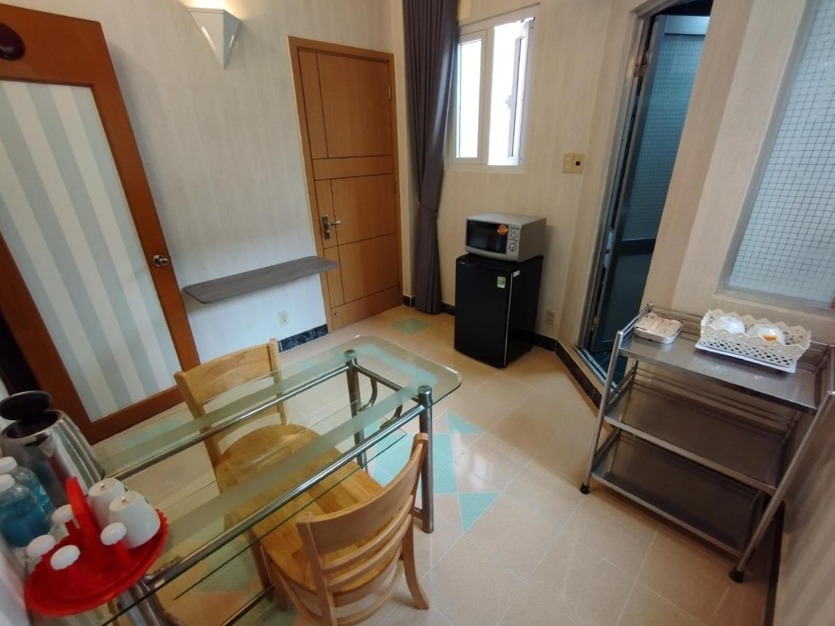 Cozrum Homes Delightful Corner Ho Chi Minh City Exterior photo